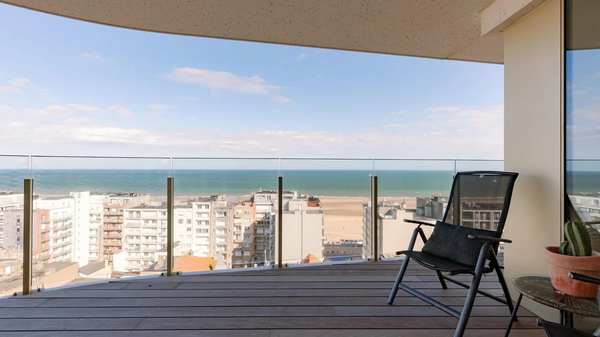Huswell - Spacious Apartment With Huge Terrace With Sea View Ostend Belgium
